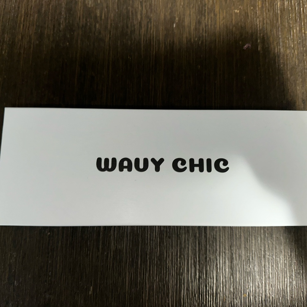 WAVY CHIC Cordless Straightening Hair Brush